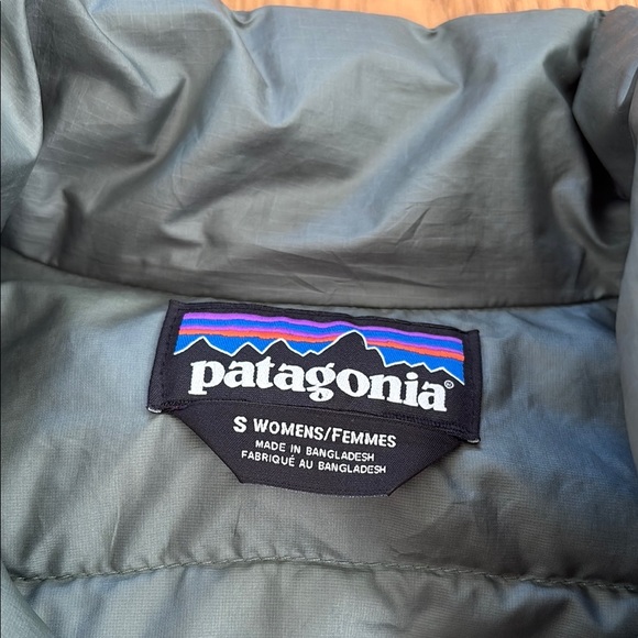 Patagonia Women's Down Sweater size S - Picture 3 of 8